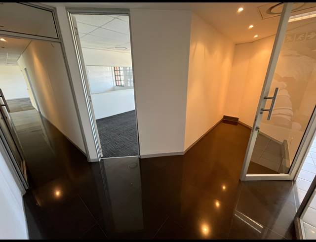 232M² OFFICE TO LET IN CLAREMONT